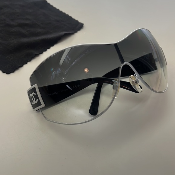 Y2K Rare Chanel Shield Sunglasses - Picture 5 of 10
